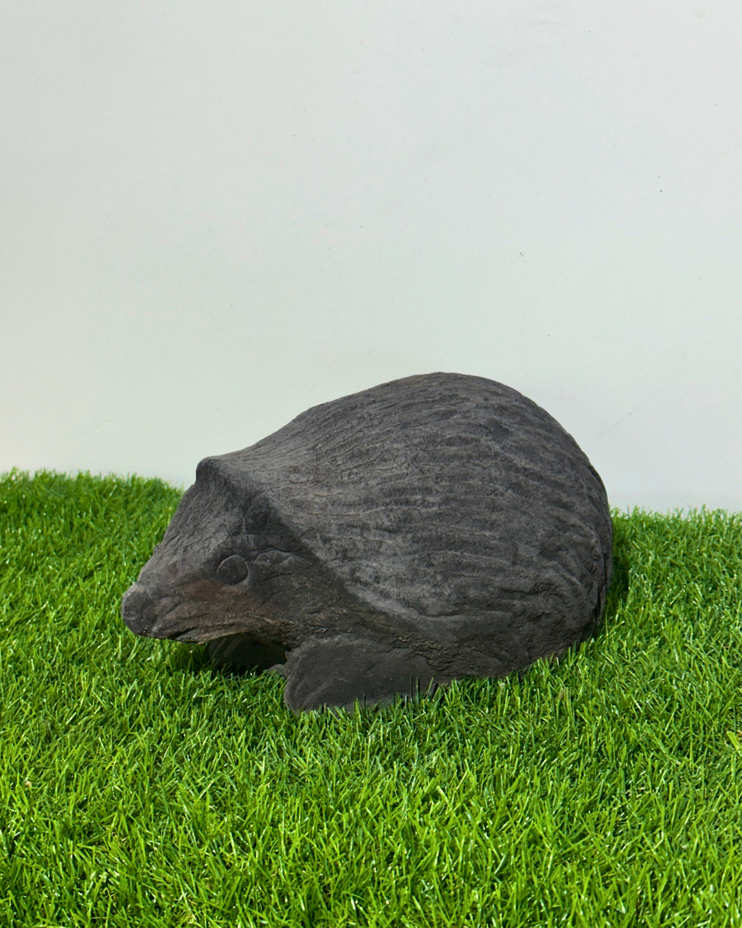 Gartenfigur Igel „Ida" – Handgefertigte Igelskulptur aus Beton | Naturgetreu & Wetterfest | Lumoa